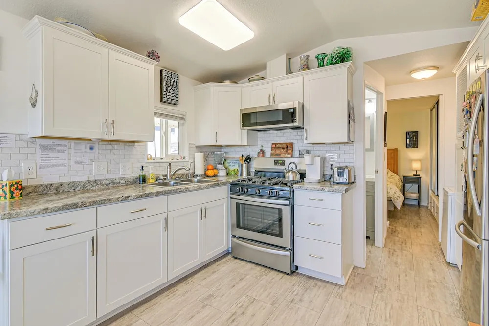 Steps to Beach: Lake Havasu City Home w/ Grill!