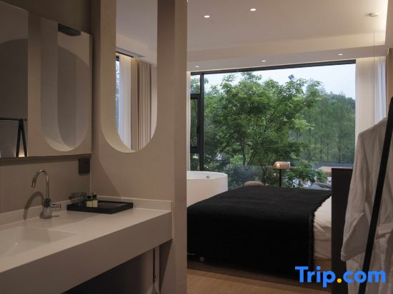 Listening to Yunshan Inn · Su Xi Swimming Pool Modern Ins Style Family Vacation Beautiful Stay