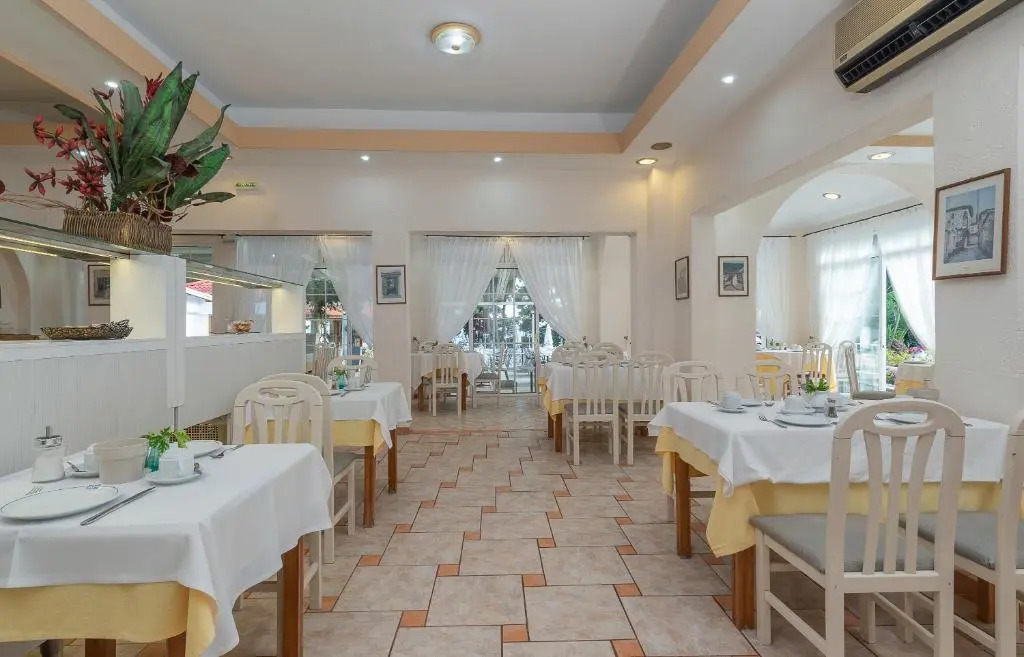 Porfi Beach Hotel
