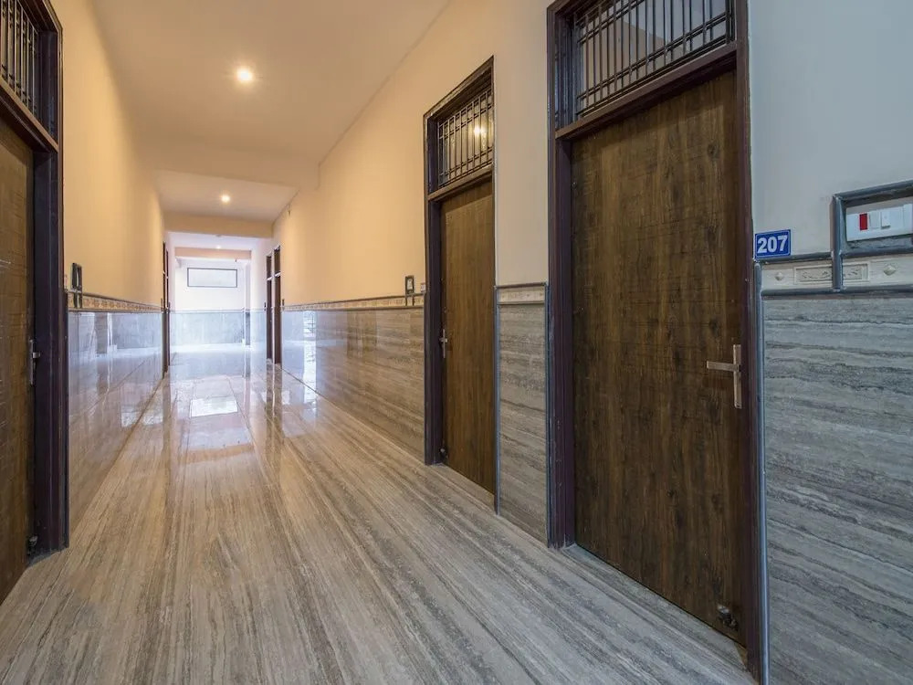 OYO 16093 Flagship Krishna Residency