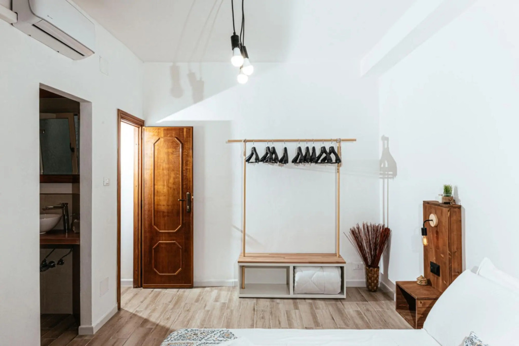 Room Tiu Bainzu - In Boutique Apartment-Stanza Tiu Bainzu