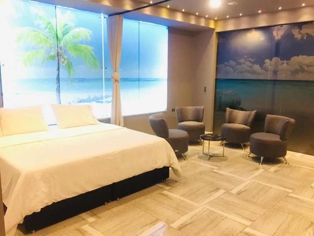 Hotel Paris Luxury Suites