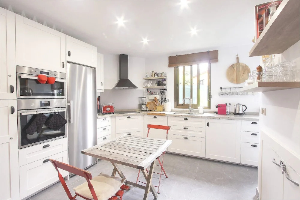 1097 Beachfront Apartment 50 Mtr Beach New Refurnished 2 Pool Areas