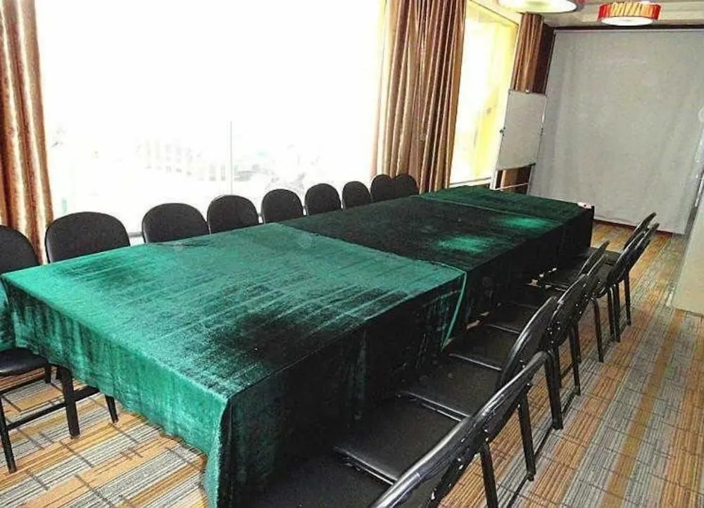 Top Star Hotel