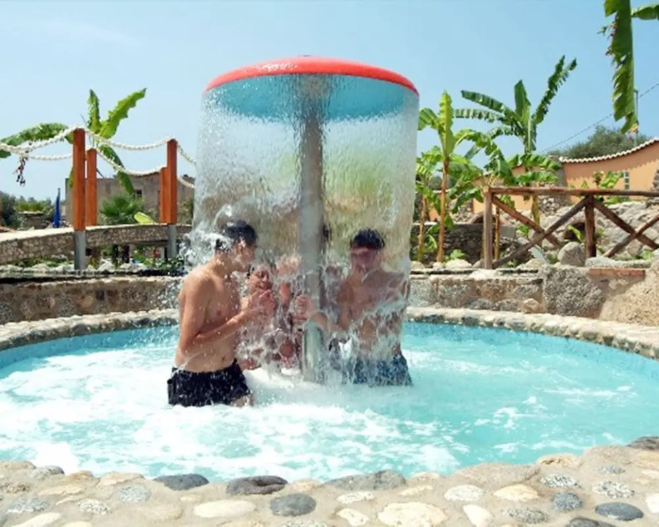 Cliffs Hotel