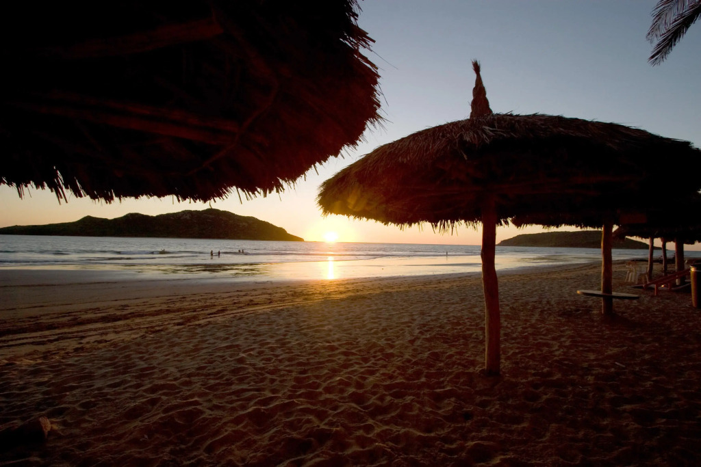 Las Flores Beach Resort