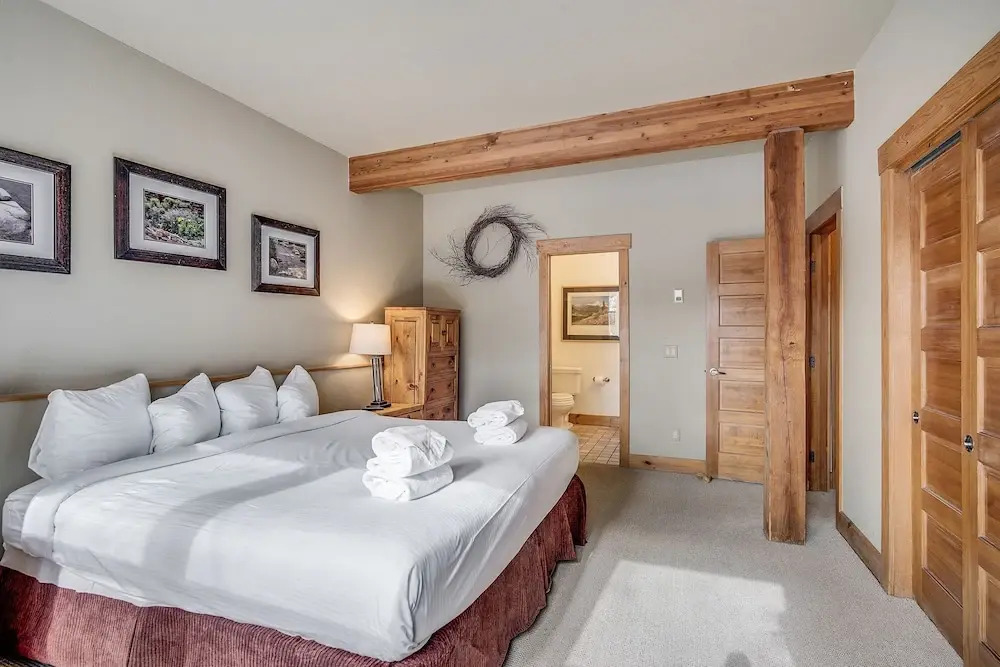 Cabin in the Pines 4