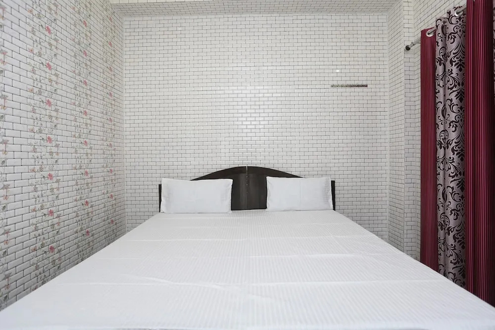SPOT ON 37780 Hotel Doon Sabri