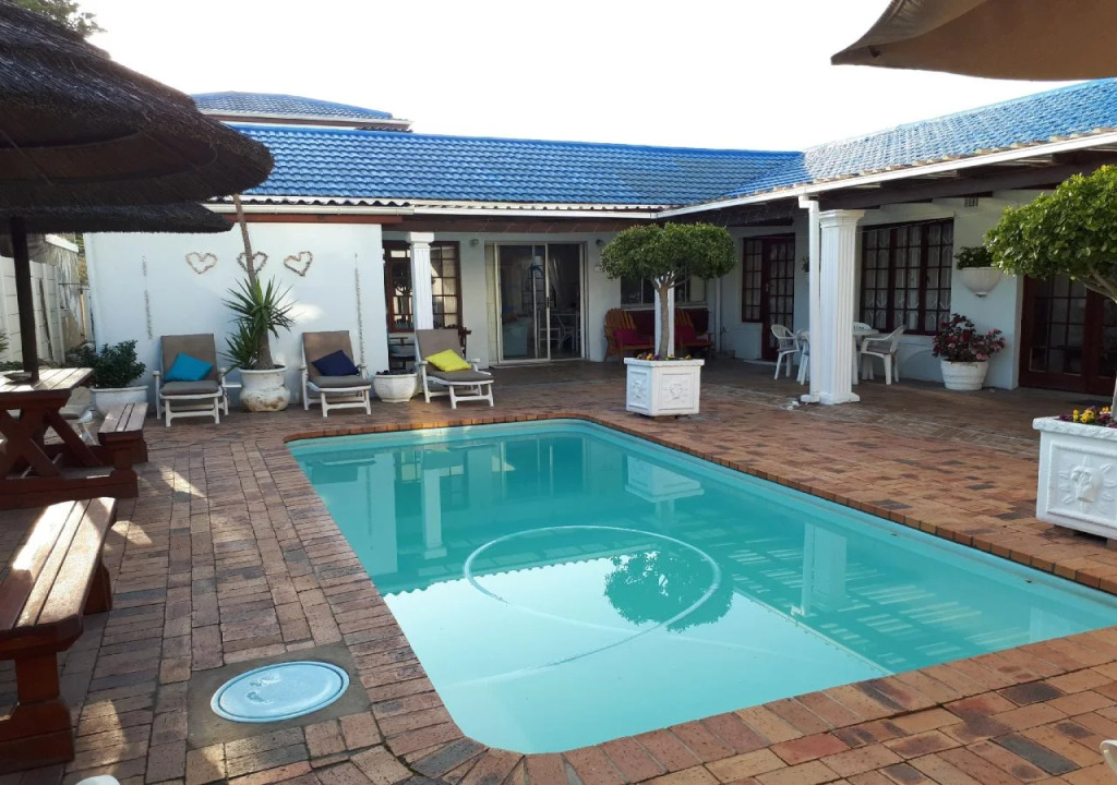Dolphin Inn Blouberg