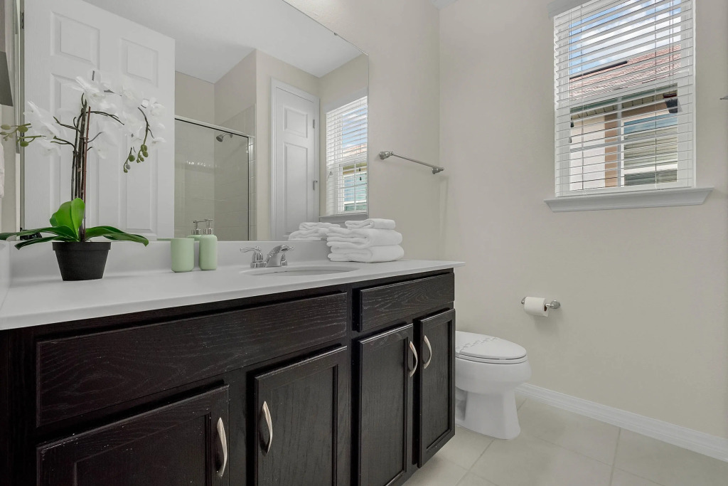 9 Bedrooms 6 Bathrooms Solara 9028 Fk
