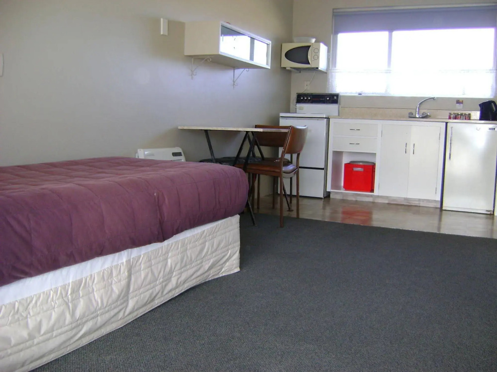 Avenue Motel