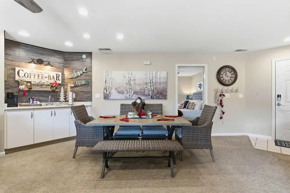 The Ozark Getaway Stay for 6