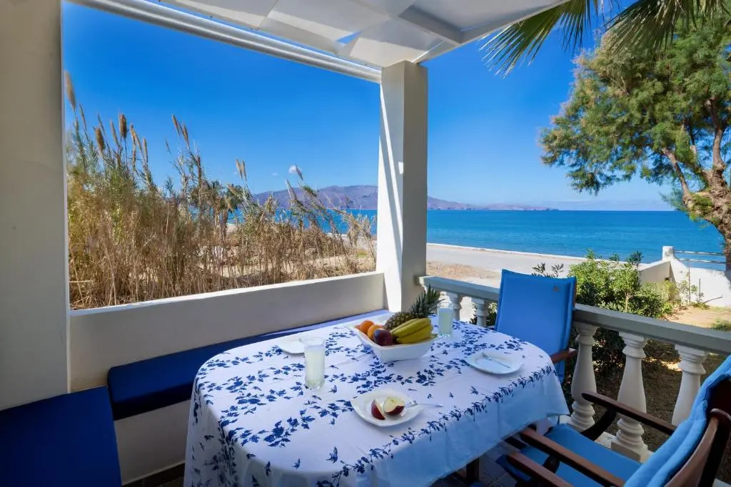 Big Blue Villa in Kisamos, 10 meters from Sea