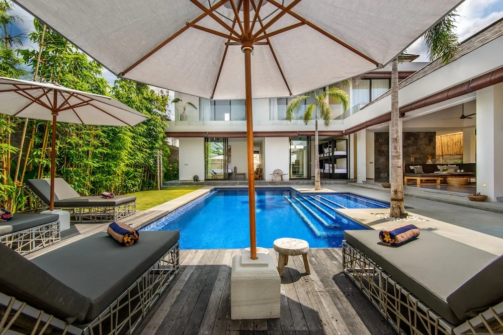 Canggu 4 Bed, Sleep up to 10, Butler, Cinema