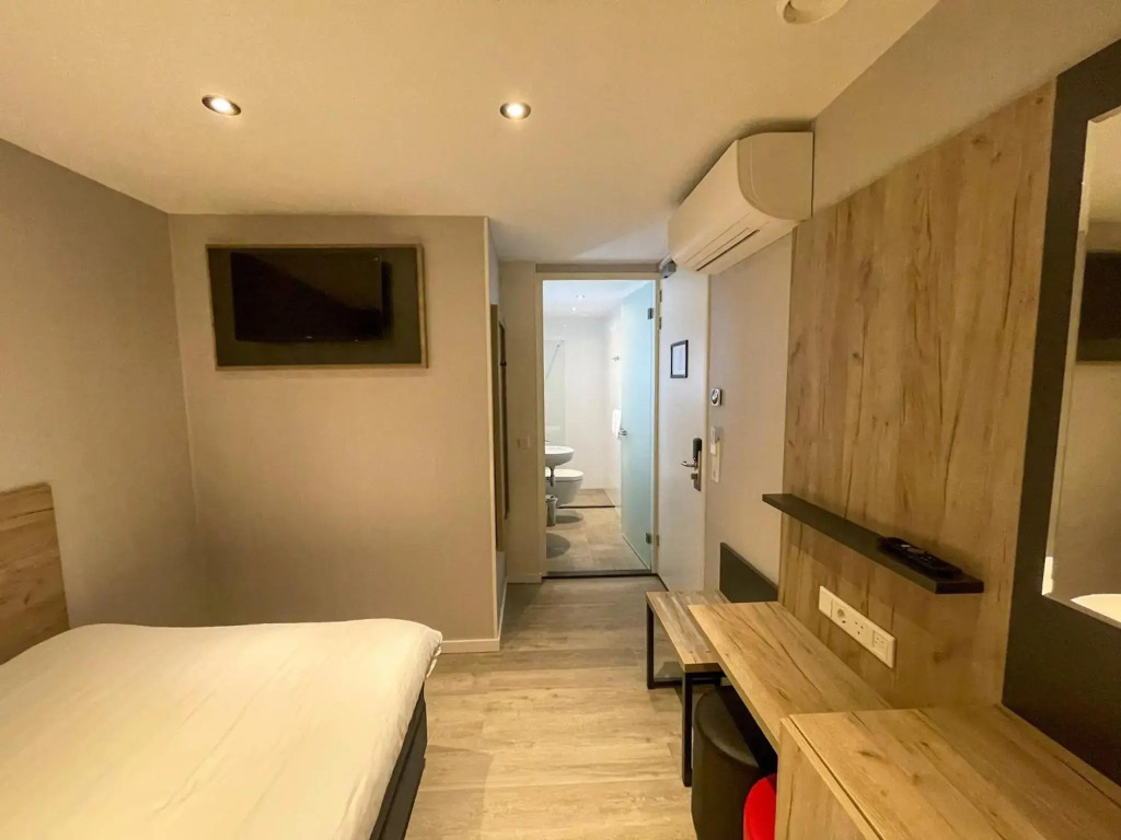 Joy Hotel