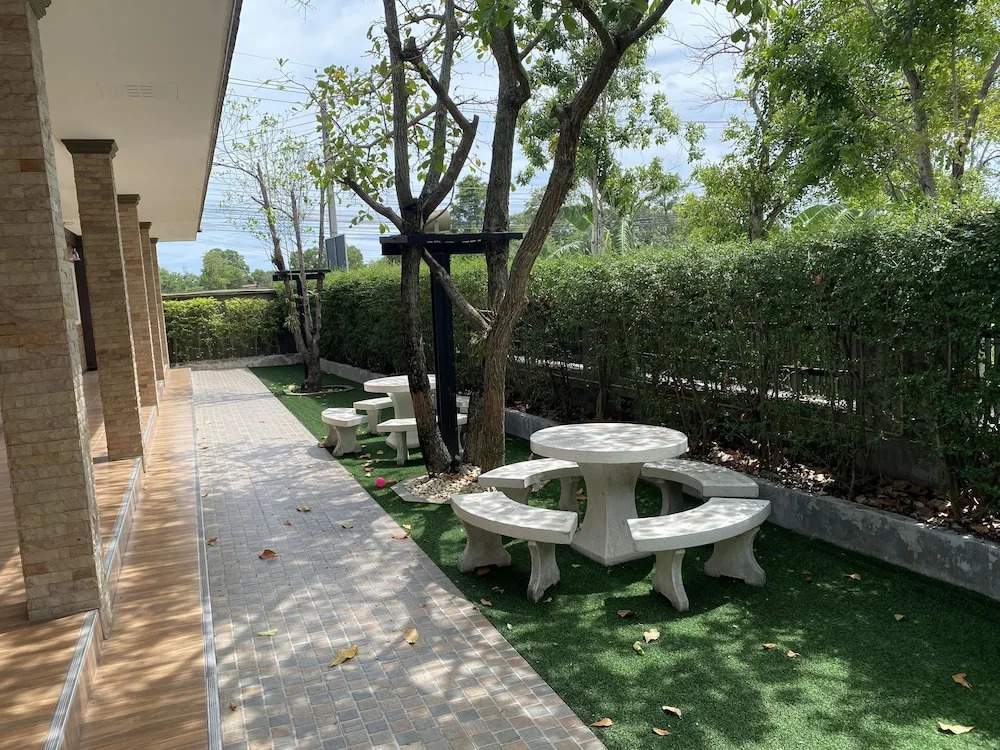 RoomQuest Chonburi Laem Chabang