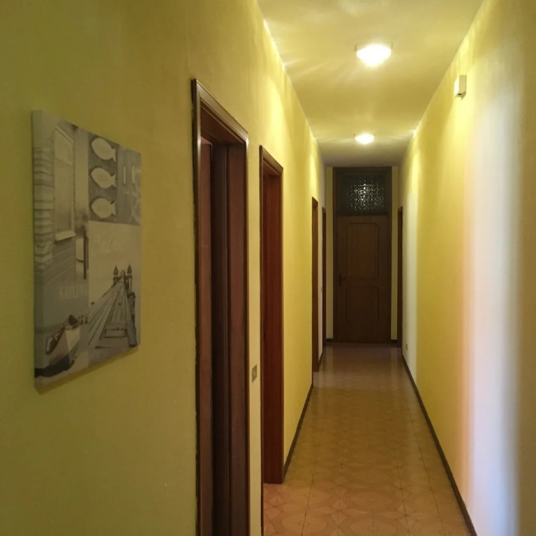Leone Home