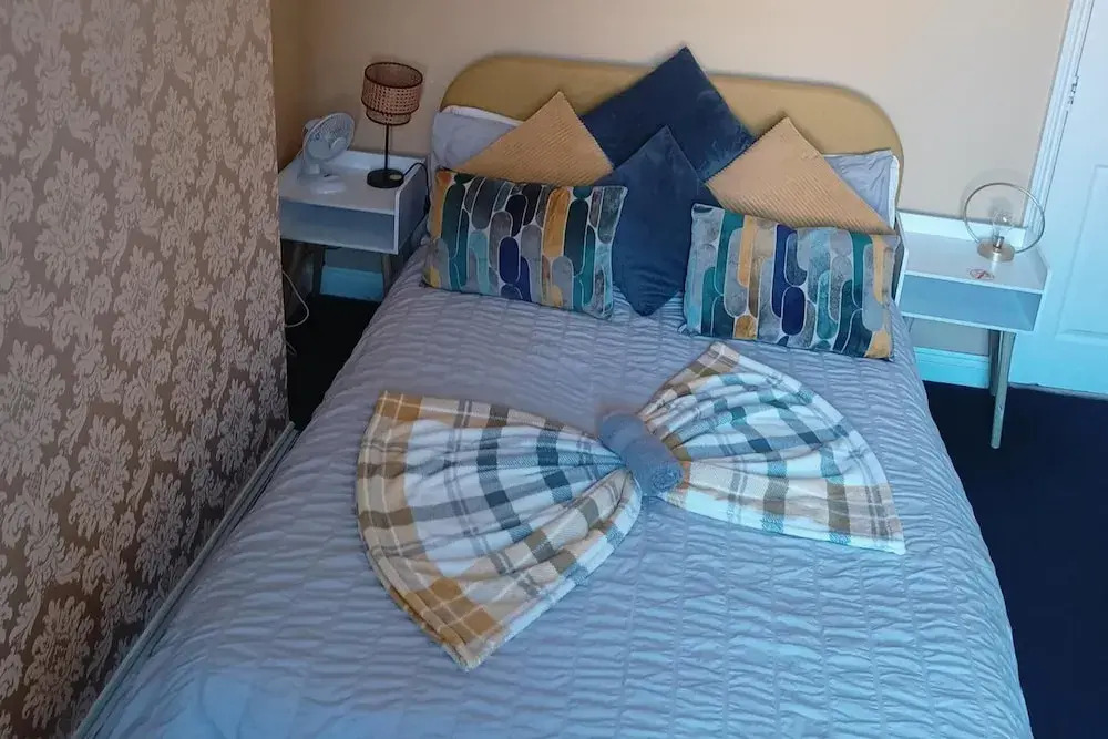 Apartment - Sleeps 5, Free Parking & Sun Terrace