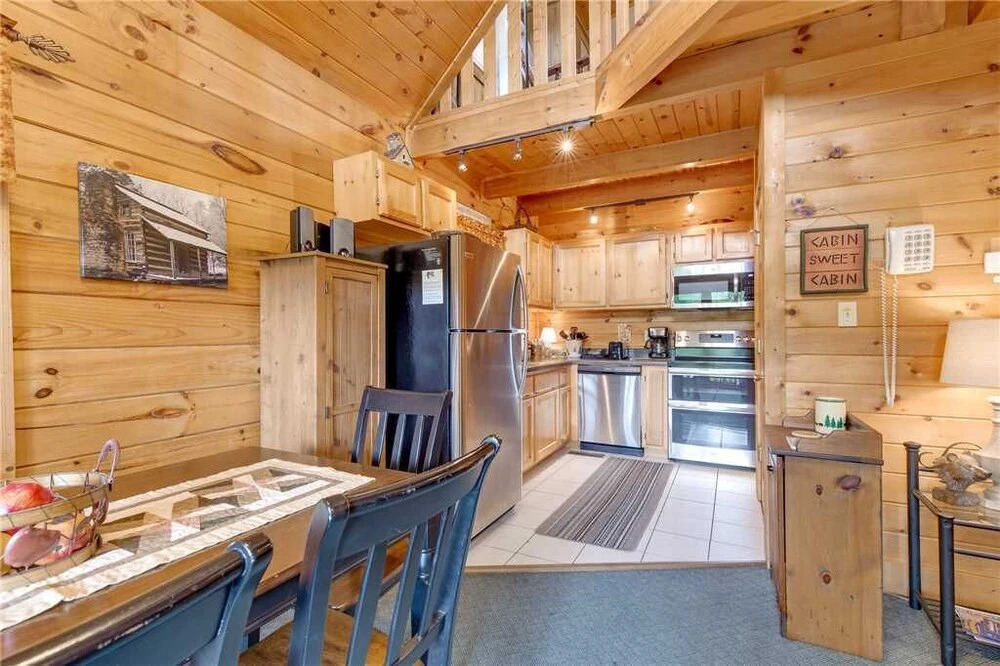 Hibernation Station - Three Bedroom Cabin