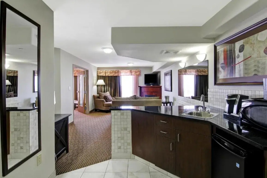 Coast Weyburn Hotel