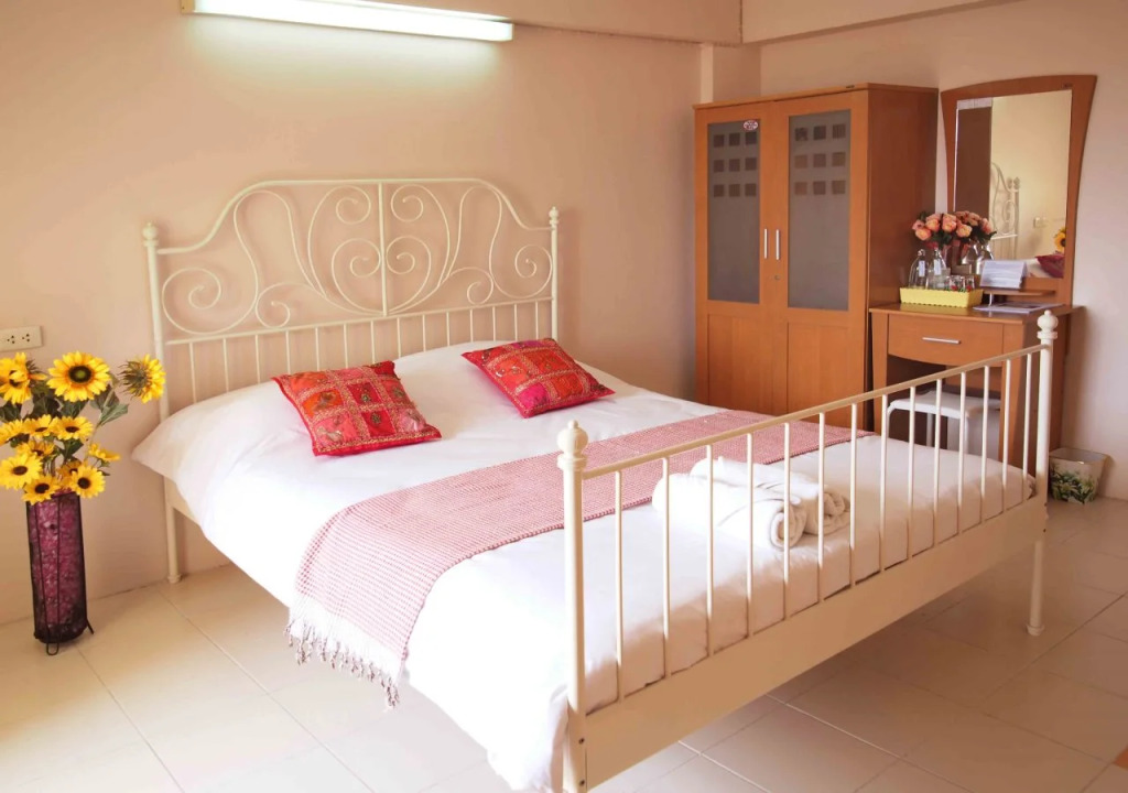 Thanapa Mansion - Hostel