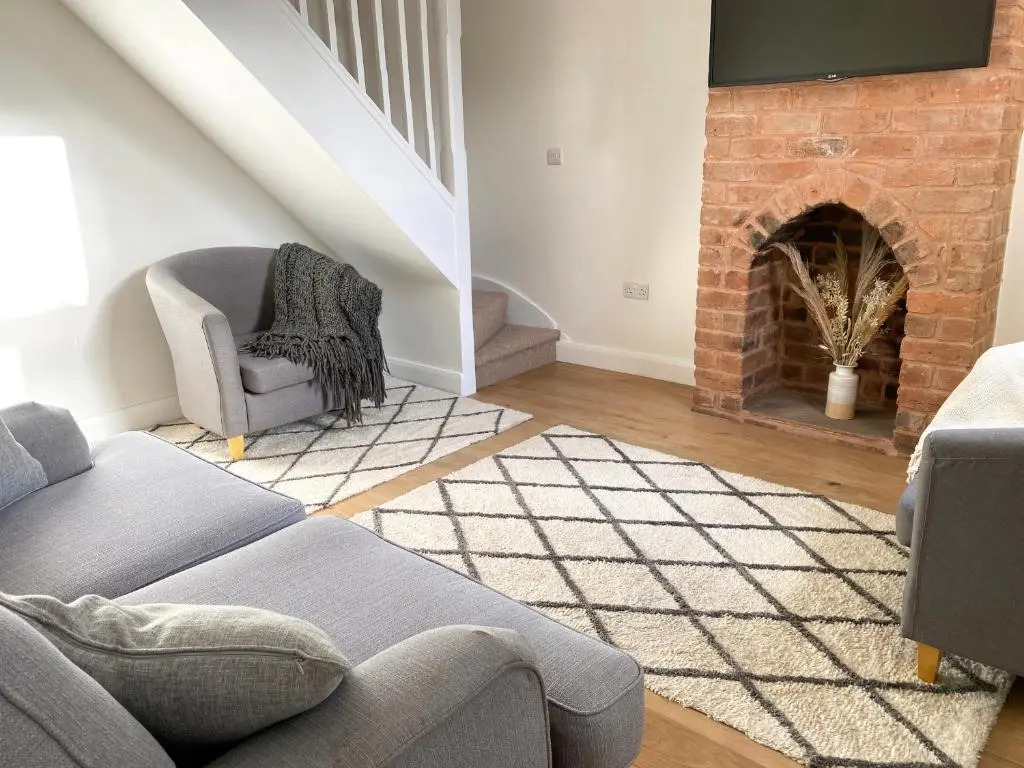 Freshly renovated 2 bedroom Victorian town house