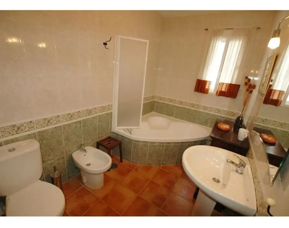 Chalet con piscina privada casa blanca