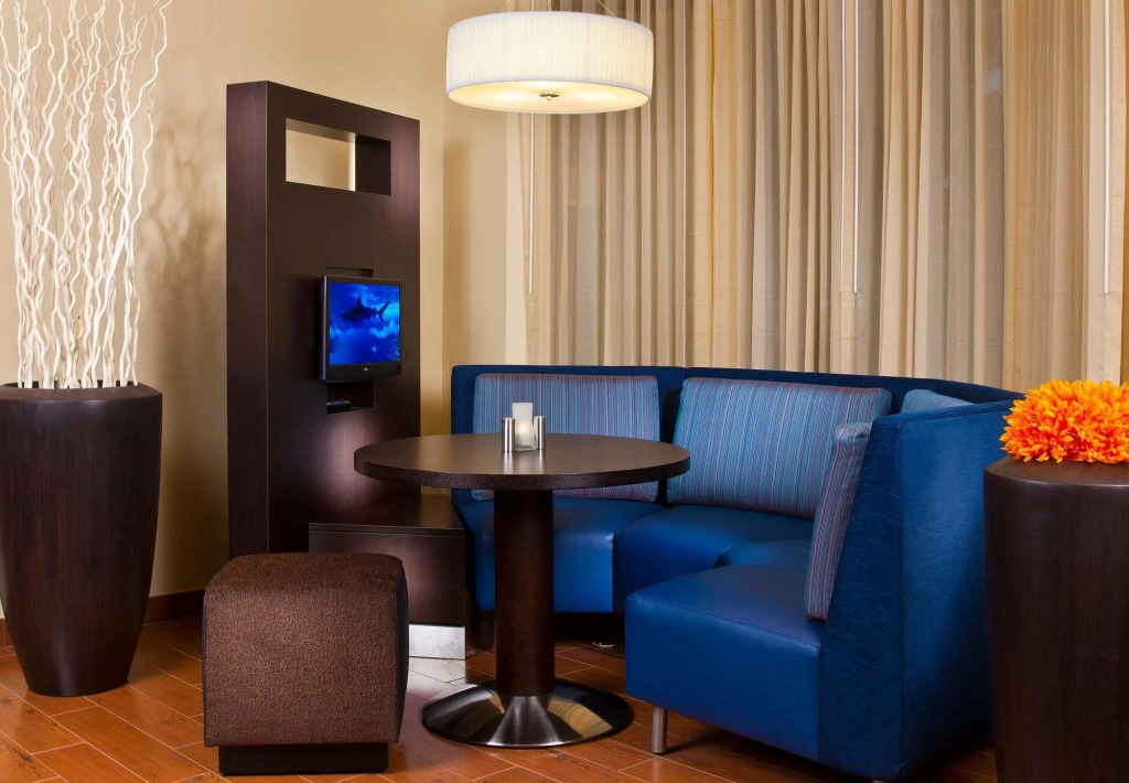 Courtyard by Marriott Covington / Mandeville