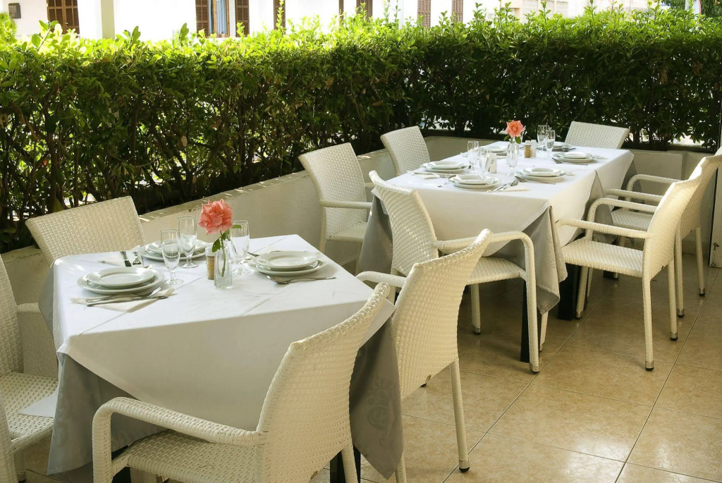 Hostal Montesol