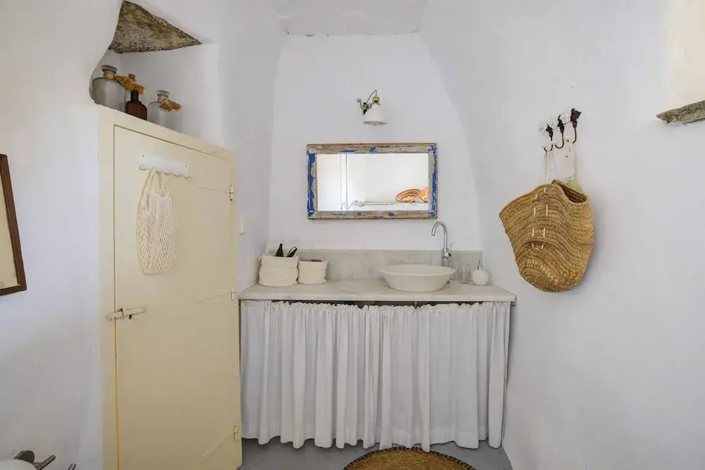 Tinos experience the house