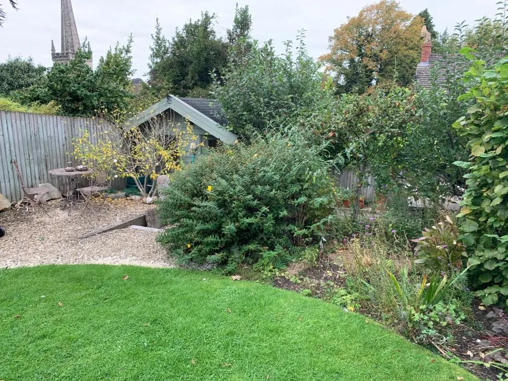Sweet Modern Country Cottage with Garden
