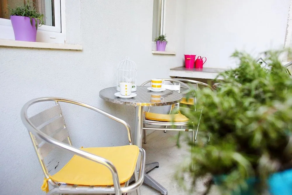 Le Monde Apartment