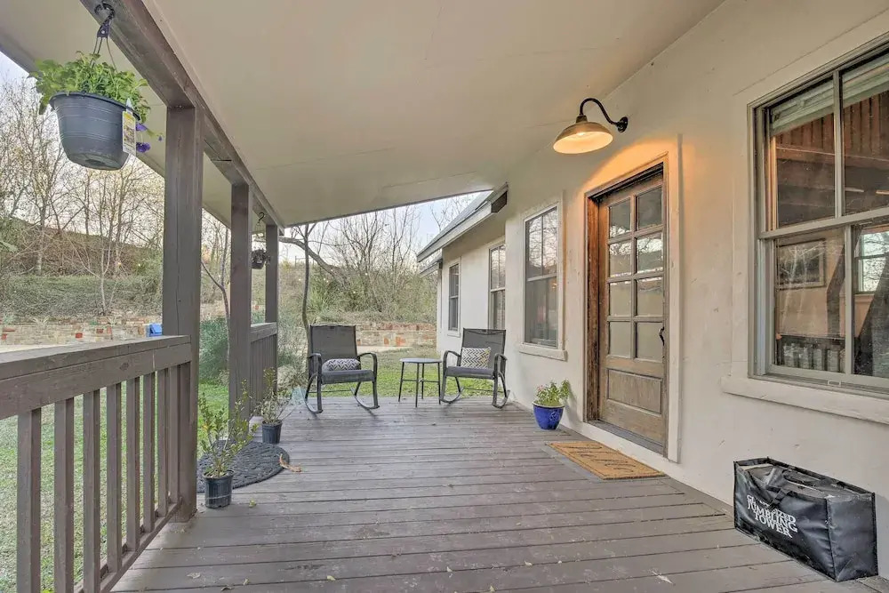 Hill Country Retreat! Castroville Cottage w/ Views