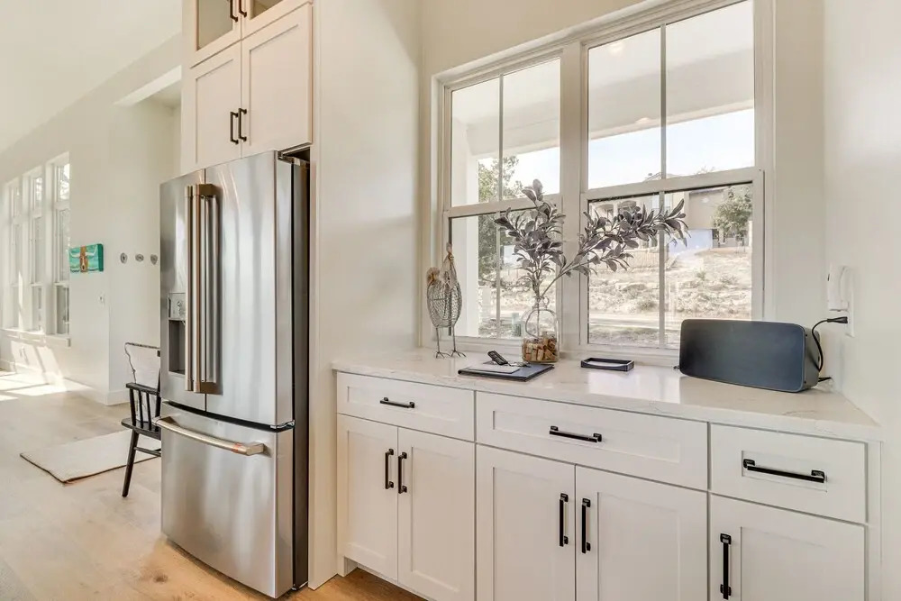 Walk to Beach: Farmhouse w Lake Travis Views