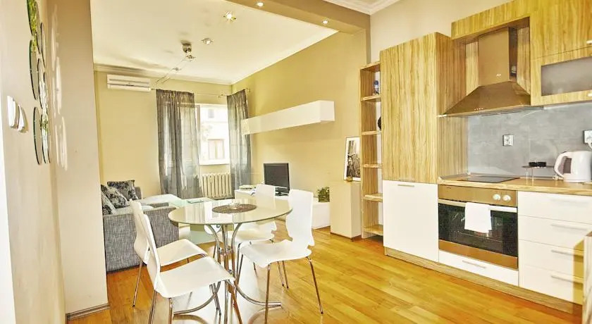 Silver Apartment