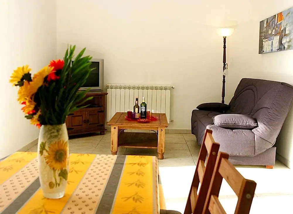 House With one Bedroom in L'isle-sur-la-sorgue, With Furnished Garden and Wifi
