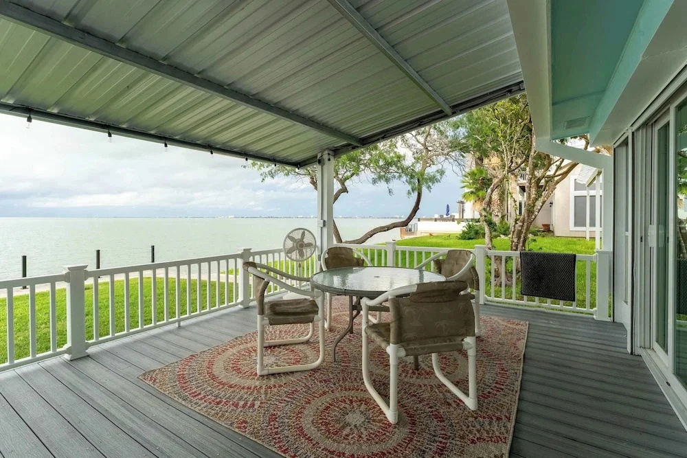 Bayside Waterfront Home With Private Patio