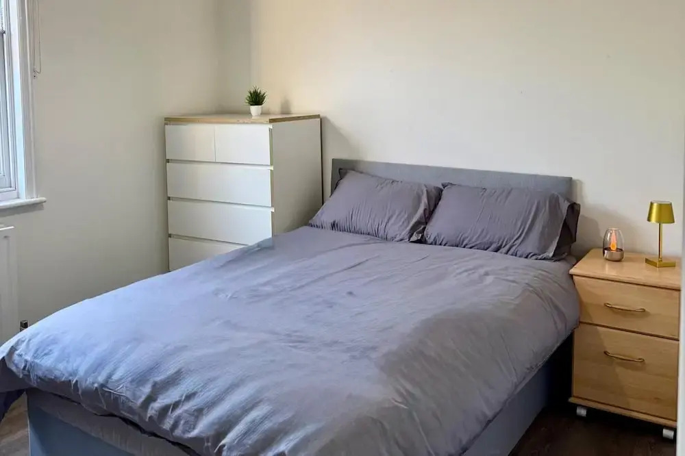 2bed Apartment-sleeps 4, Pets Ok & Balcony