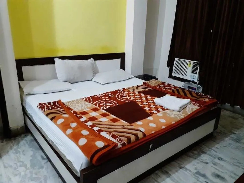 Hotel Pooja Palace