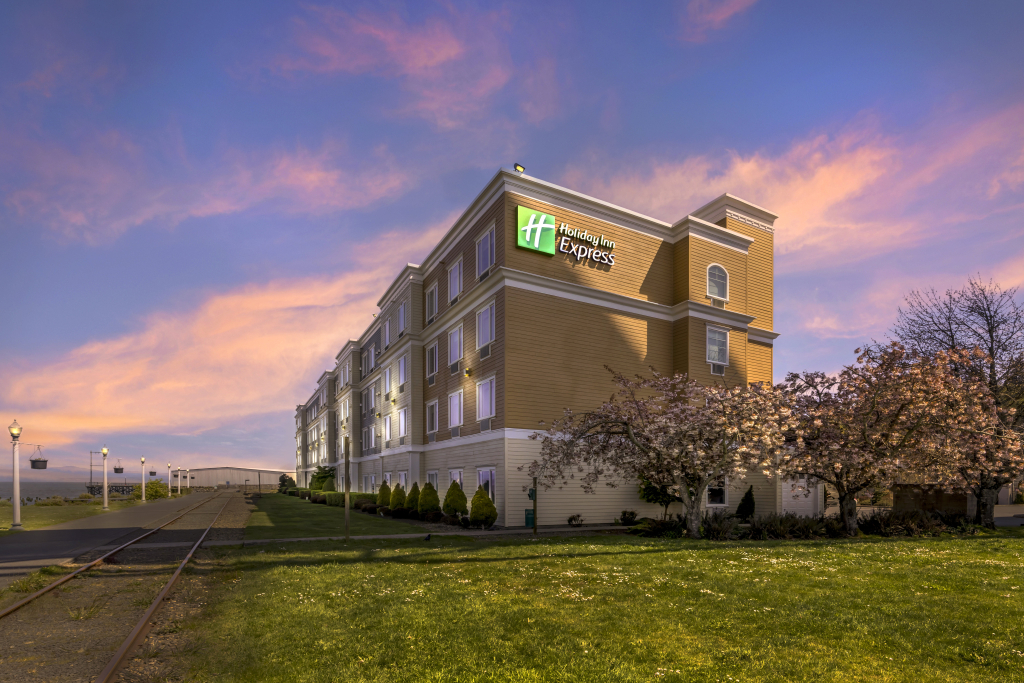 Holiday Inn Express Hotel & Suites Astoria by IHG