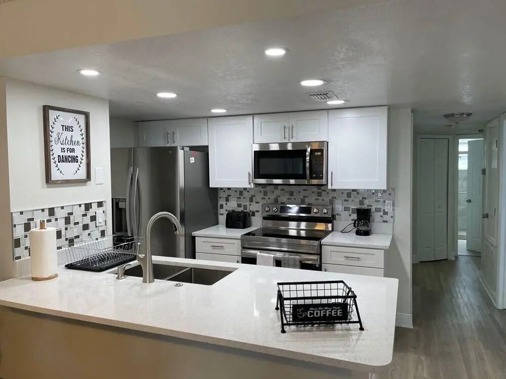 Three Bedroom Apartment #7 -- 2737 NPB -- Vusa Three Bedroom Condo Apartment