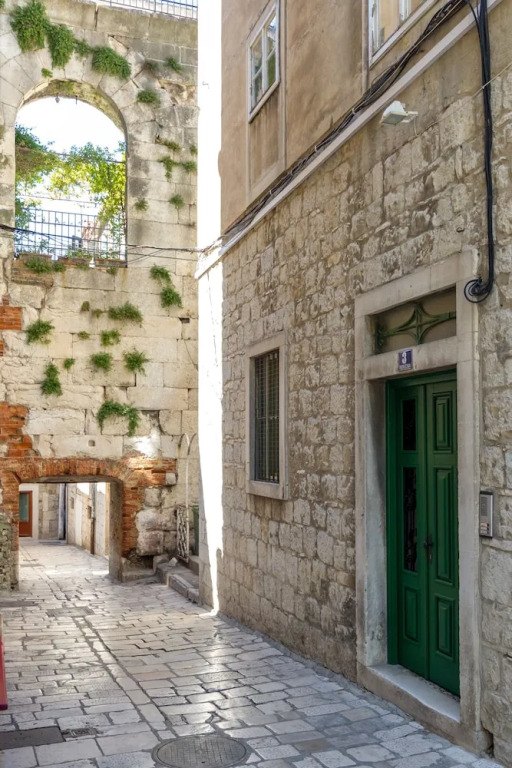 Staytosee - Diocletian's Rooms