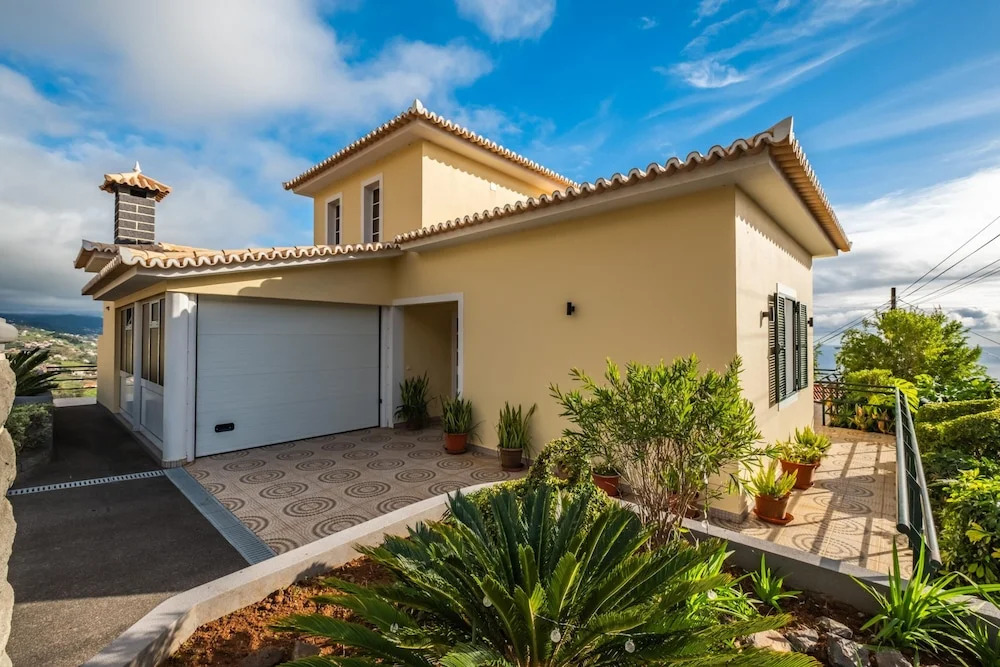 Sunny House by Homie