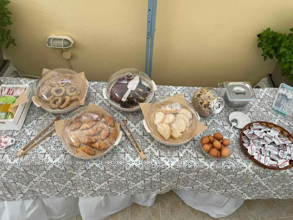 Pinotsi Rooms