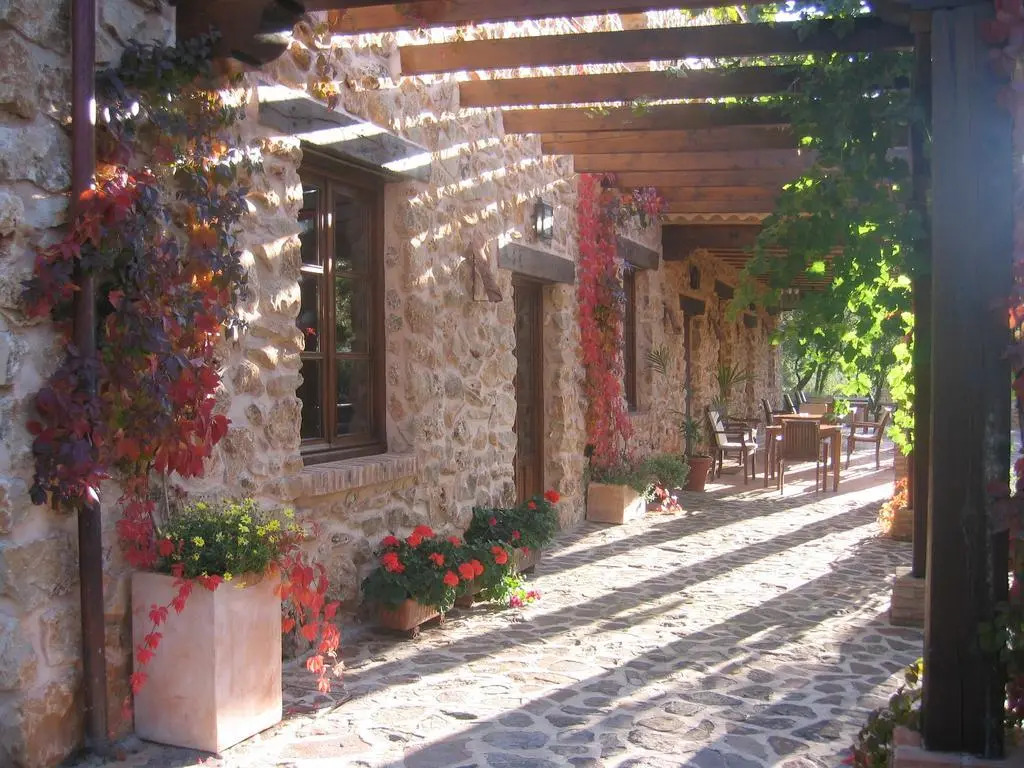 Hotel de Montaña Cueva Ahumada