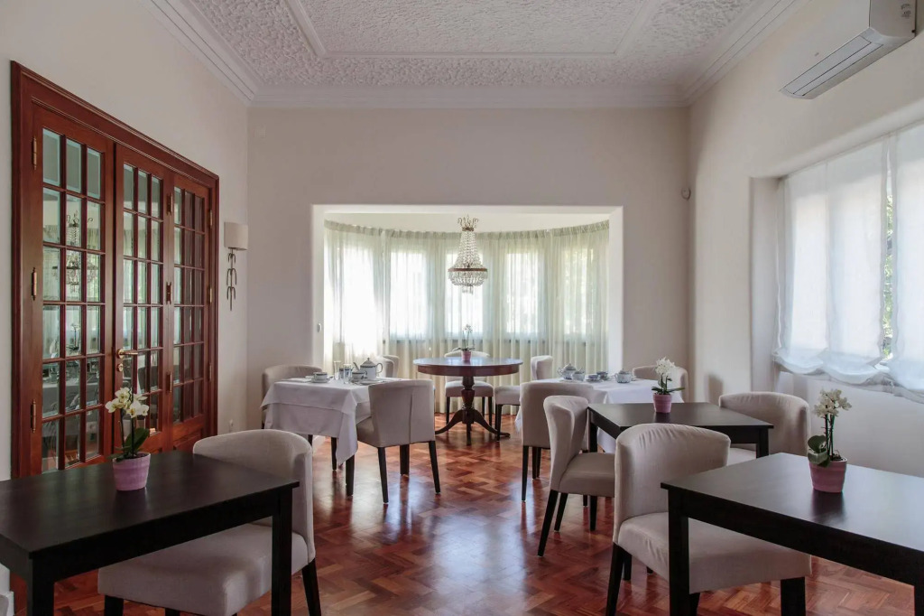 My House at Estoril Guest House