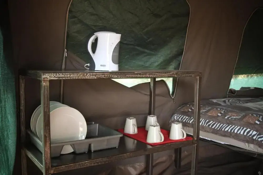 Sweet Thorn Retreat Airport Lodge