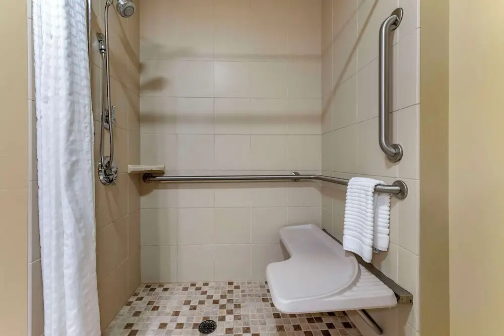Country Inn & Suites by Carlson Dover, Ohio