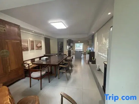 Qingdao Youshe Linhai Homestay (Golden Lion Plaza Branch)
