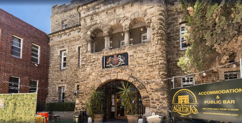 The Old Swan Barracks - Hostel